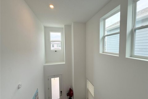 House in Winter Garden, Florida 5 bedrooms, 238.67 sq.m. № 2204197 - photo 11