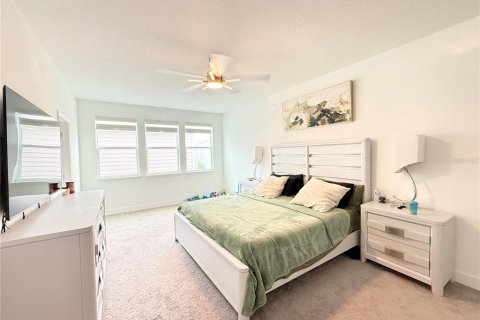 House in Winter Garden, Florida 5 bedrooms, 238.67 sq.m. № 2204197 - photo 18