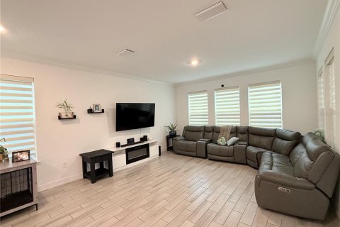 House in Winter Garden, Florida 5 bedrooms, 238.67 sq.m. № 2204197 - photo 6