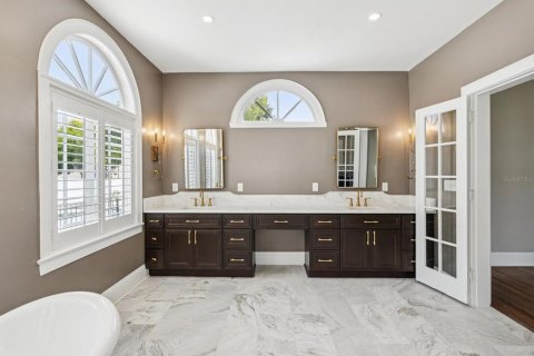 Villa ou maison à vendre à Belleair, Floride: 5 chambres, 393.81 m2 № 2420608 - photo 8