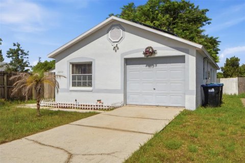 House in Orlando, Florida 3 bedrooms, 98.38 sq.m. № 2217831 - photo 4