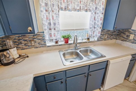 House in Orlando, Florida 3 bedrooms, 98.38 sq.m. № 2217831 - photo 13