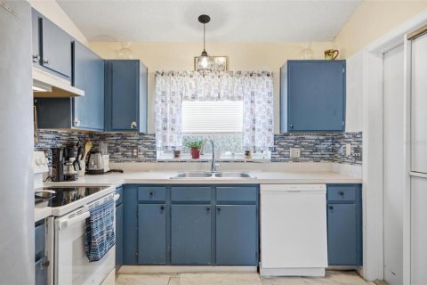 House in Orlando, Florida 3 bedrooms, 98.38 sq.m. № 2217831 - photo 9