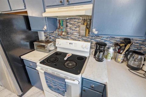 House in Orlando, Florida 3 bedrooms, 98.38 sq.m. № 2217831 - photo 12