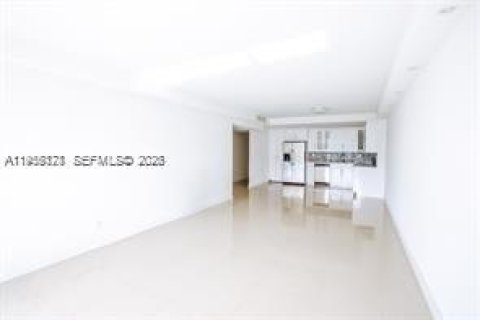 Condo in Sunny Isles Beach, Florida, 2 bedrooms  № 2010188 - photo 8