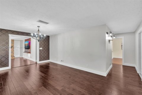 Villa ou maison à vendre à Loxahatchee Groves, Floride: 3 chambres, 188.5 m2 № 2079987 - photo 7