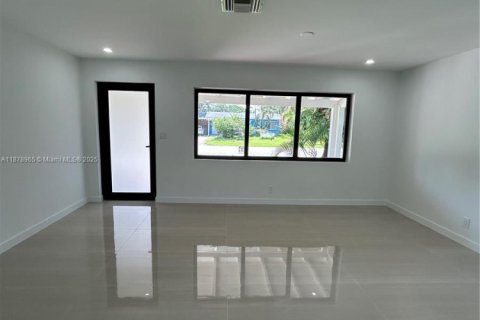 Casa en alquiler en Wilton Manors, Florida, 2 dormitorios, 121.14 m2 № 1925378 - foto 5