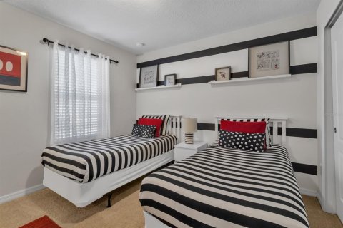 Casa en venta en Kissimmee, Florida, 7 dormitorios, 307.88 m2 № 1544307 - foto 12