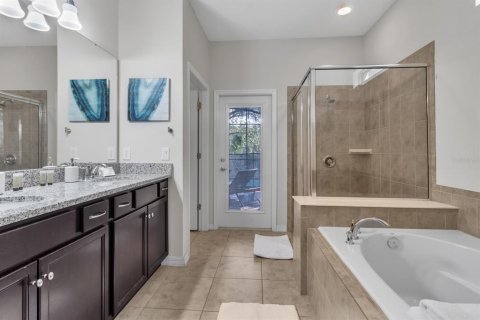 Casa en venta en Kissimmee, Florida, 7 dormitorios, 307.88 m2 № 1544307 - foto 27