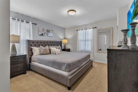 Casa en venta en Kissimmee, Florida, 7 dormitorios, 307.88 m2 № 1544307 - foto 8