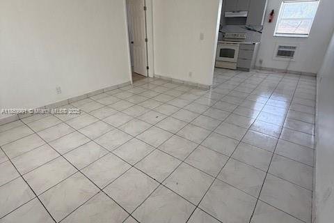 Снять в аренду квартиру в Форт-Лодердейл, Флорида 1 спальня, 355.26м2, № 1889931 - фото 2