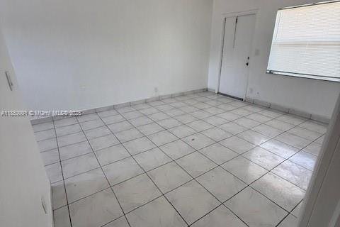 Снять в аренду квартиру в Форт-Лодердейл, Флорида 1 спальня, 355.26м2, № 1889931 - фото 3