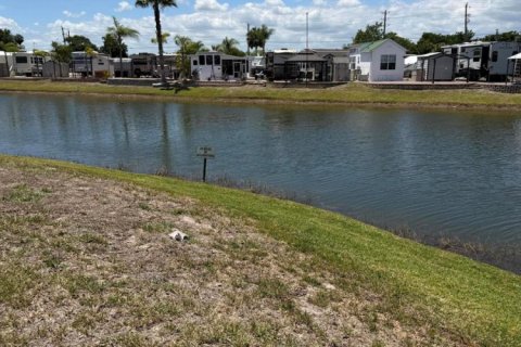 Commercial property in Okeechobee, Florida № 2087071 - photo 9
