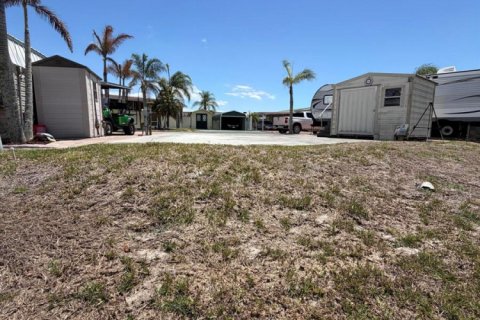 Commercial property in Okeechobee, Florida № 2087071 - photo 10