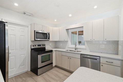 Casa en venta en Fort Lauderdale, Florida, 3 dormitorios, 164.62 m2 № 2174086 - foto 15