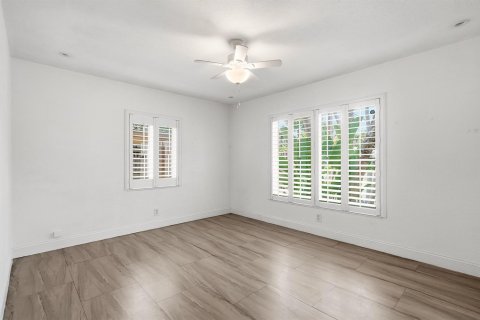 Casa en venta en Fort Lauderdale, Florida, 3 dormitorios, 164.62 m2 № 2174086 - foto 19