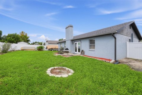 House in Brandon, Florida 3 bedrooms, 119.38 sq.m. № 2415495 - photo 5