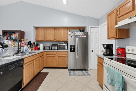 House in Brandon, Florida 3 bedrooms, 119.38 sq.m. № 2415495 - photo 19