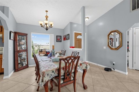 House in Brandon, Florida 3 bedrooms, 119.38 sq.m. № 2415495 - photo 20