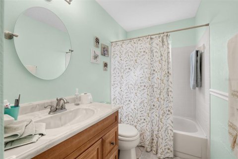 House in Brandon, Florida 3 bedrooms, 119.38 sq.m. № 2415495 - photo 30