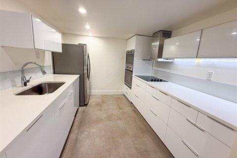 Купить кондоминиум в Халландейл-Бич, Флорида 2 спальни, 104.98м2, № 2083023 - фото 13