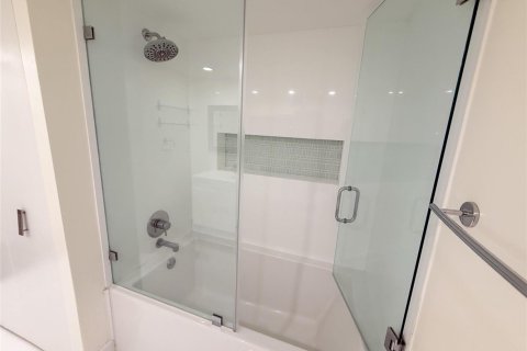 Купить кондоминиум в Халландейл-Бич, Флорида 2 спальни, 104.98м2, № 2083023 - фото 22