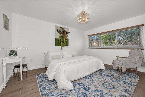 Condo in Pembroke Pines, Florida, 2 bedrooms  № 1836147 - photo 11