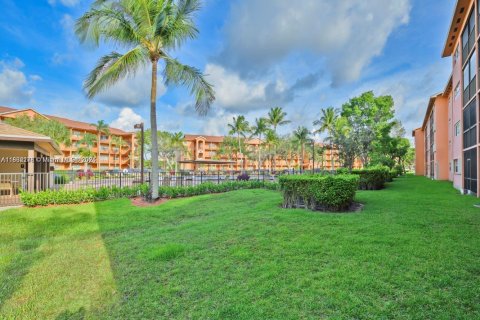 Condo in Pembroke Pines, Florida, 2 bedrooms  № 1836147 - photo 18