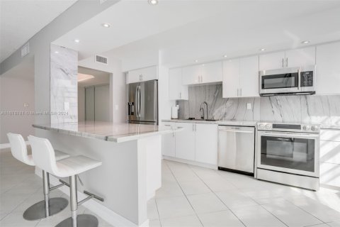 Copropriété à vendre à Aventura, Floride: 2 chambres, 145.39 m2 № 1428294 - photo 1