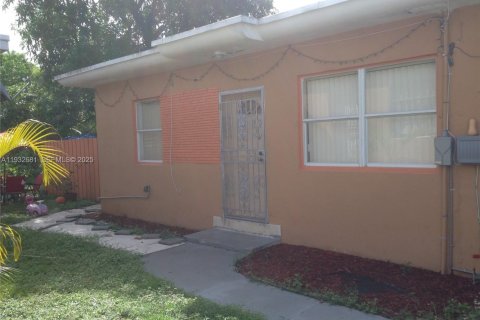 Снять в аренду виллу или дом в Майами, Флорида 4 спальни, 192.12м2, № 1991584 - фото 4