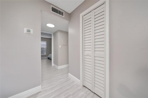 Condominio en venta en Kissimmee, Florida, 2 dormitorios, 81.01 m2 № 1877347 - foto 9