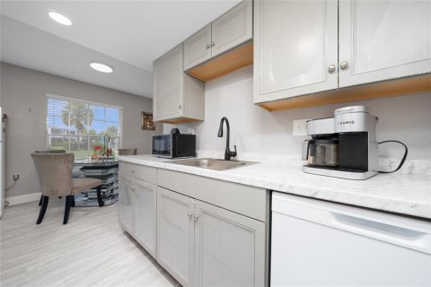 Condominio en venta en Kissimmee, Florida, 2 dormitorios, 81.01 m2 № 1877347 - foto 7