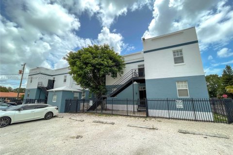 Commercial property in Miami, Florida 1486.06 sq.m. № 2152875 - photo 1
