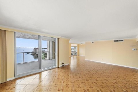 Copropriété à louer à Sarasota, Floride: 2 chambres, 161.28 m2 № 1657772 - photo 7