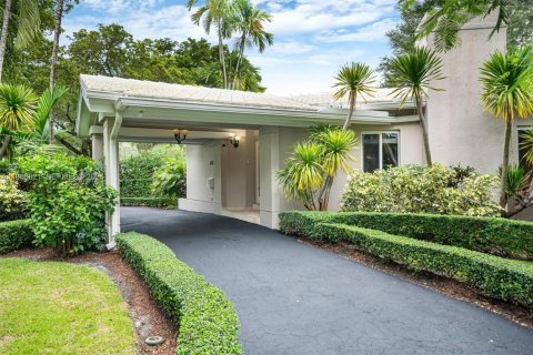 House in Coral Gables, Florida 3 bedrooms, 173.26 sq.m. № 1998014