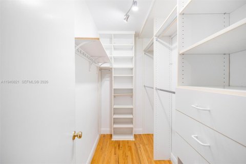 Villa ou maison à louer à Coral Gables, Floride: 3 chambres, 173.26 m2 № 1998014 - photo 28