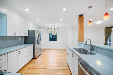 Villa ou maison à louer à Coral Gables, Floride: 3 chambres, 173.26 m2 № 1998014 - photo 23