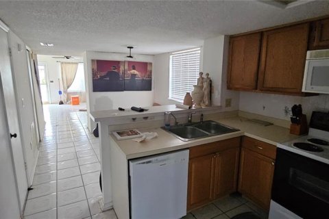 Touwnhouse à vendre à Tampa, Floride: 2 chambres, 122.26 m2 № 1906639 - photo 9