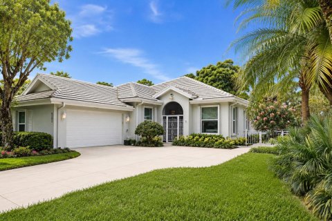 House in Hobe Sound, Florida 3 bedrooms, 187.38 sq.m. № 2084193