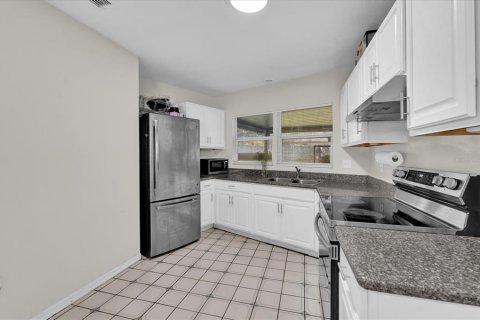 Casa en venta en Deltona, Florida, 3 dormitorios, 107.3 m2 № 1718178 - foto 6