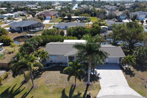 Villa ou maison à vendre à Punta Gorda, Floride: 2 chambres, 148.64 m2 № 2091555 - photo 7