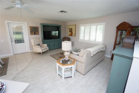 Villa ou maison à vendre à Punta Gorda, Floride: 2 chambres, 148.64 m2 № 2091555 - photo 12