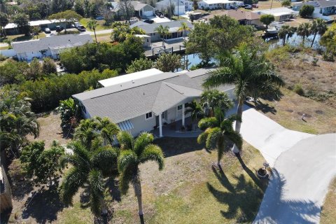 Villa ou maison à vendre à Punta Gorda, Floride: 2 chambres, 148.64 m2 № 2091555 - photo 6