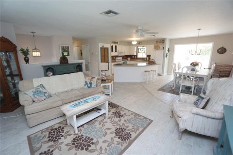 Villa ou maison à vendre à Punta Gorda, Floride: 2 chambres, 148.64 m2 № 2091555 - photo 11