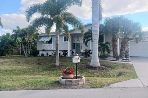 Villa ou maison à Punta Gorda, Floride 2 chambres, 148.64 m2 № 2091555