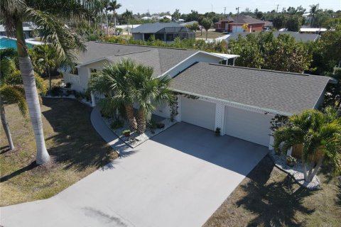 Villa ou maison à vendre à Punta Gorda, Floride: 2 chambres, 148.64 m2 № 2091555 - photo 9