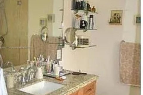 Купить виллу или дом в Майами, Флорида 3 спальни, 141.95м2, № 1868036 - фото 8