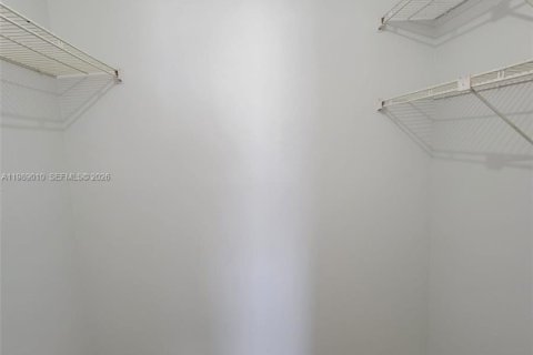 Copropriété à louer à Tamarac, Floride: 2 chambres, 162.58 m2 № 2051118 - photo 3