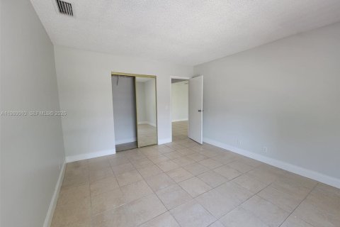 Copropriété à louer à Tamarac, Floride: 2 chambres, 162.58 m2 № 2051118 - photo 9