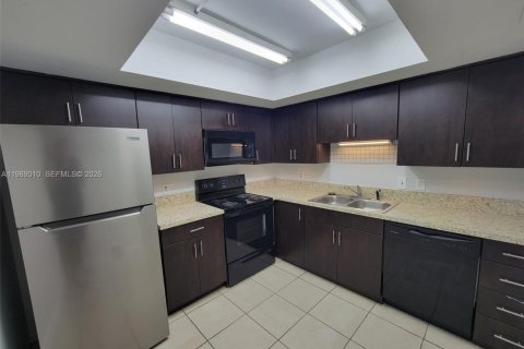 Condo à Tamarac, Floride, 2 chambres  № 2051118